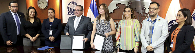 Frima de convenio RNPN e ISSS